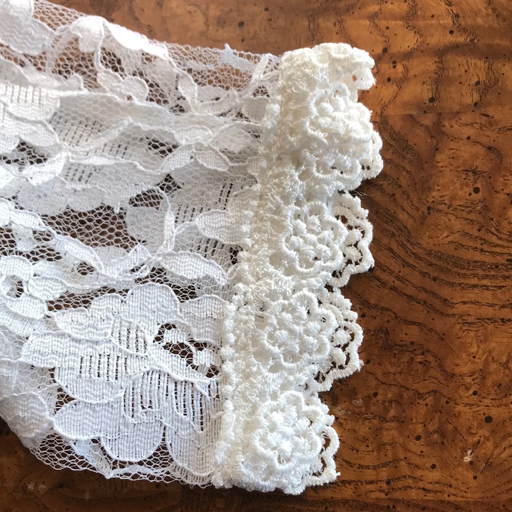 Vintage Women's White Lace Peplum Blouse - Picture 7 of 14